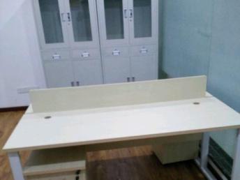 成都辦公家具廠家直銷與專業(yè)訂制服務