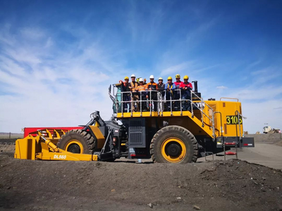 新突破！徐工正面吊產(chǎn)品揚(yáng)帆出海，助力中亞區(qū)域礦山施工升級(jí)